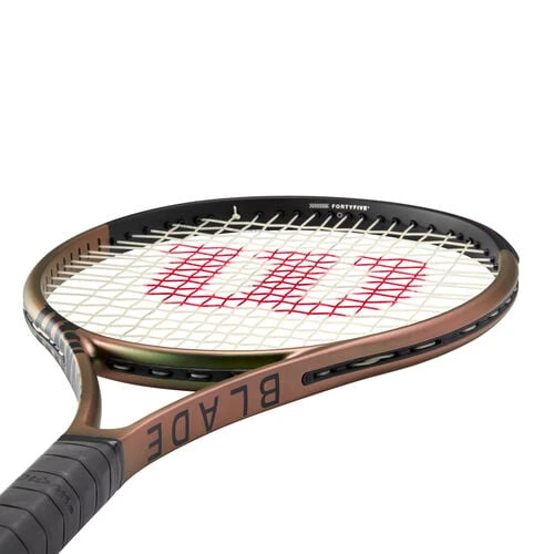 Wilson Blade 104 V8 Tour Racket 8 Wilson Blade 104 V8 Tour Racket - Image 8